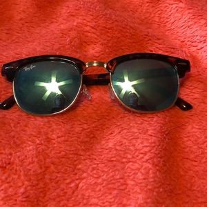 Tortoise shell Clubmaster sunglasses